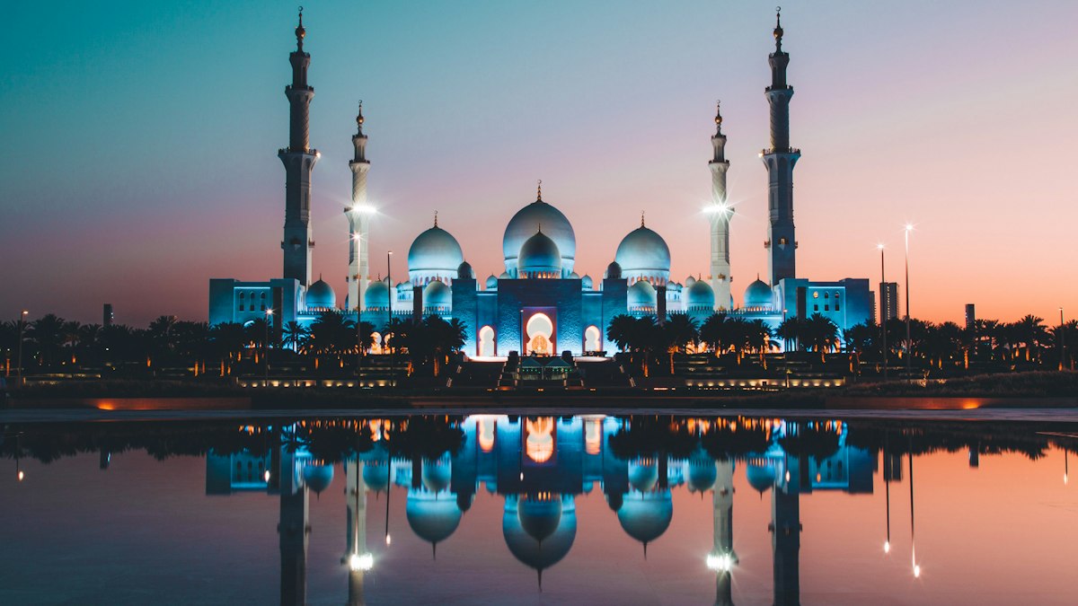 Shalat Wajib dan Sunnah yang Dianjurkan saat Umroh